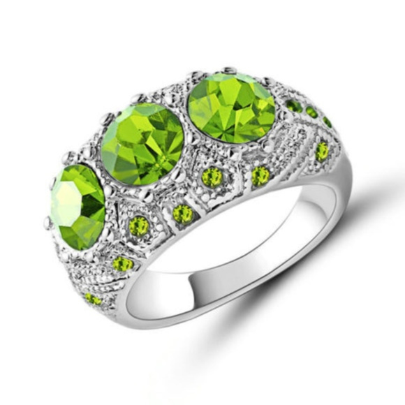 18K white Gold Filled Women Green Emerald Ring - Picture 2 of 2